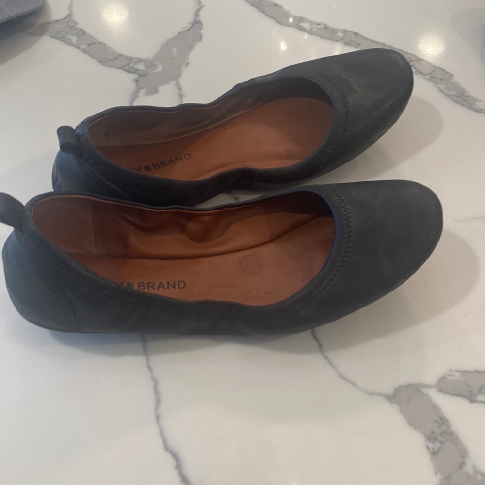Lucky brand flats 9.5